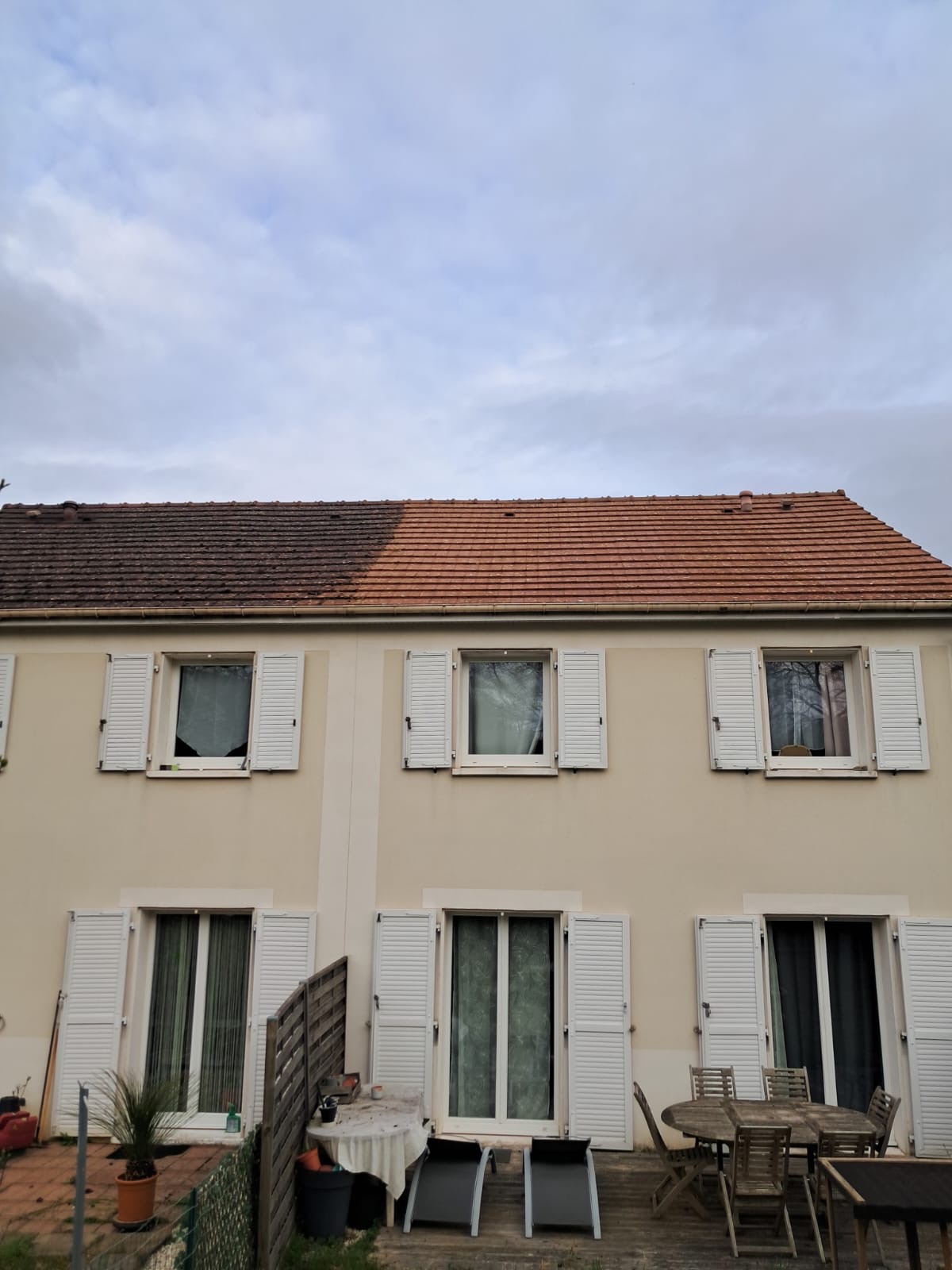 Nettoyage de tuiles mécaniques sur maison mitoyenne — Secteur de Morée (41)