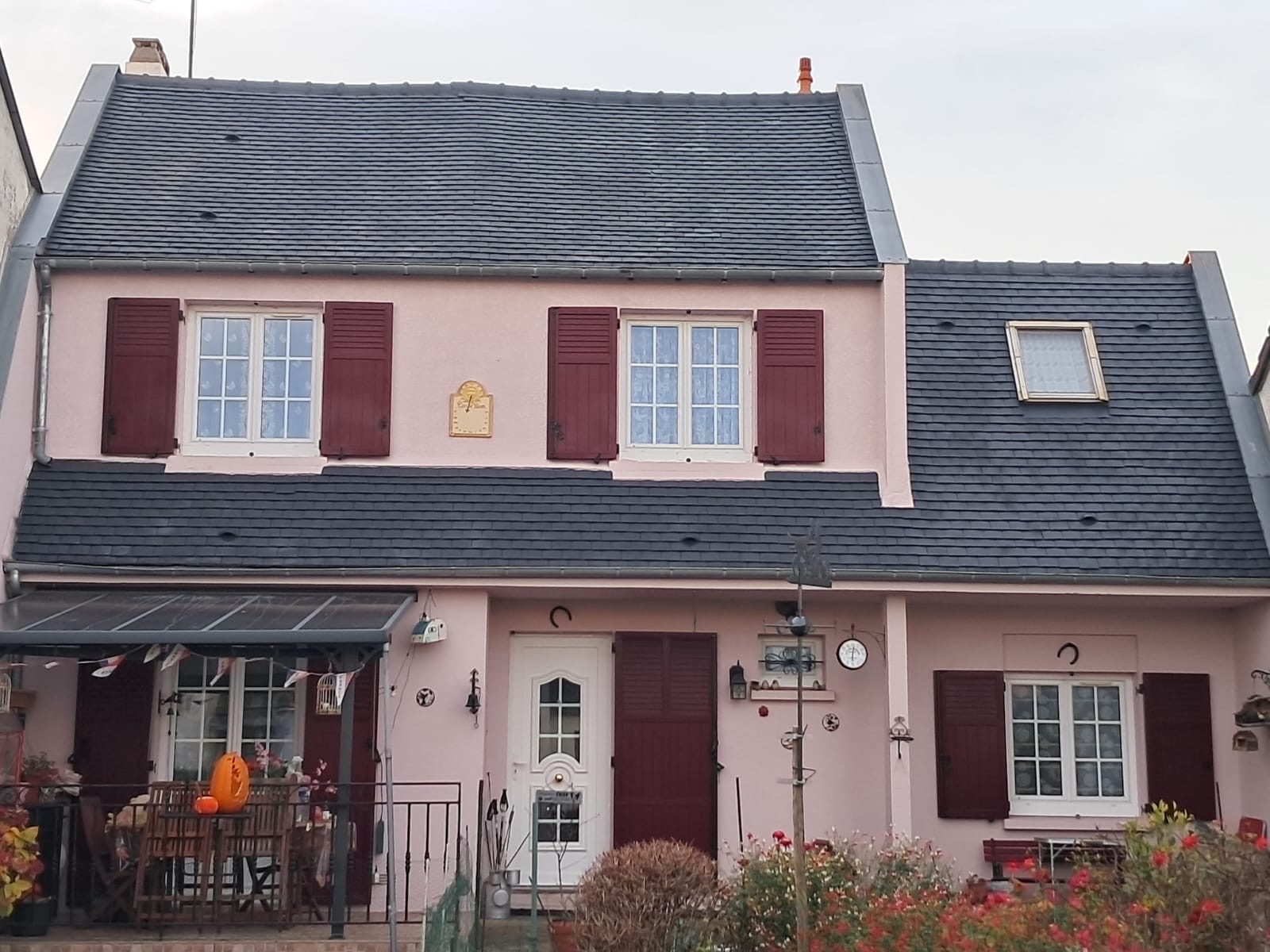 Nettoyage de toiture : résultat après démoussage — Vallée du Loir